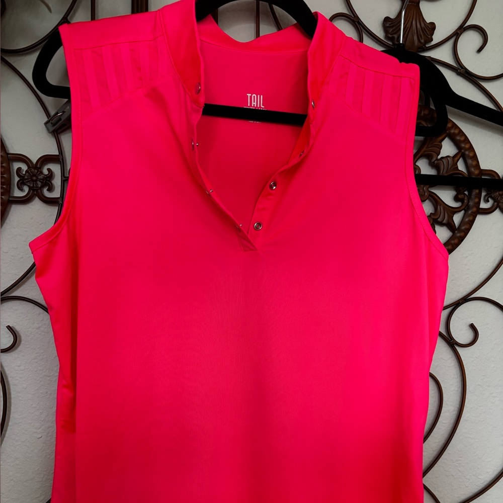 Tail White Label Golf Top NWOT Sz L